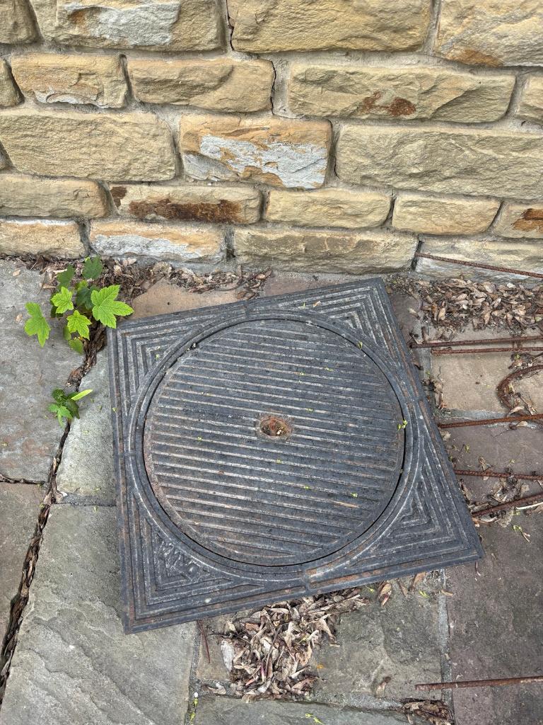 Putdeksel, Doe-het-zelf en Bouw, Ophalen, Overige materialen, Overige typen, Zo goed als nieuw