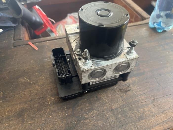 ABS Pomp van een Volkswagen Polo, Gebruikt, -, Volkswagen, -