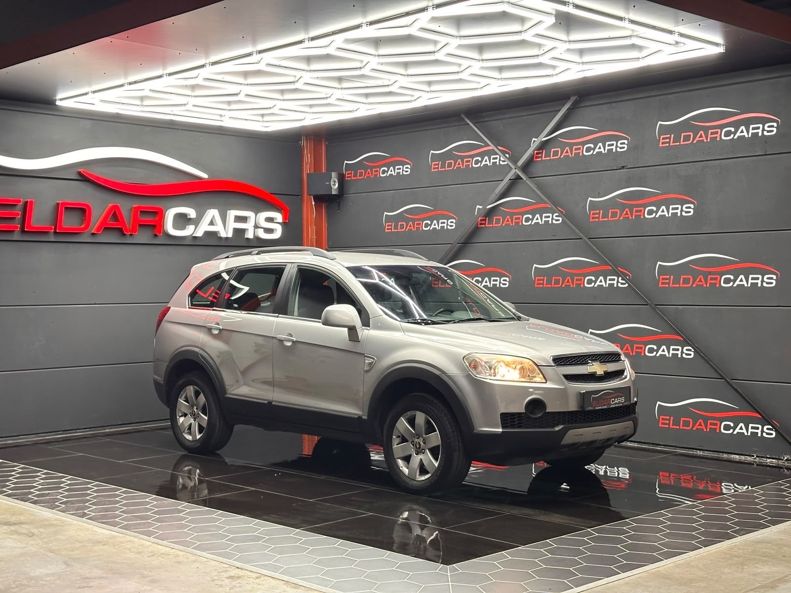 Chevrolet Captiva 2.0l d/7PL/Garantie*, Autos, Argent ou Gris, Achat, Entreprise, 7 places