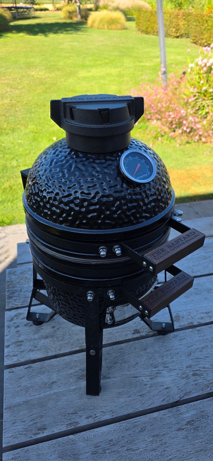 Kamado The Bastard compact, Tuin en Terras, Ophalen, Zo goed als nieuw, The Bastard Kamado BBQ
