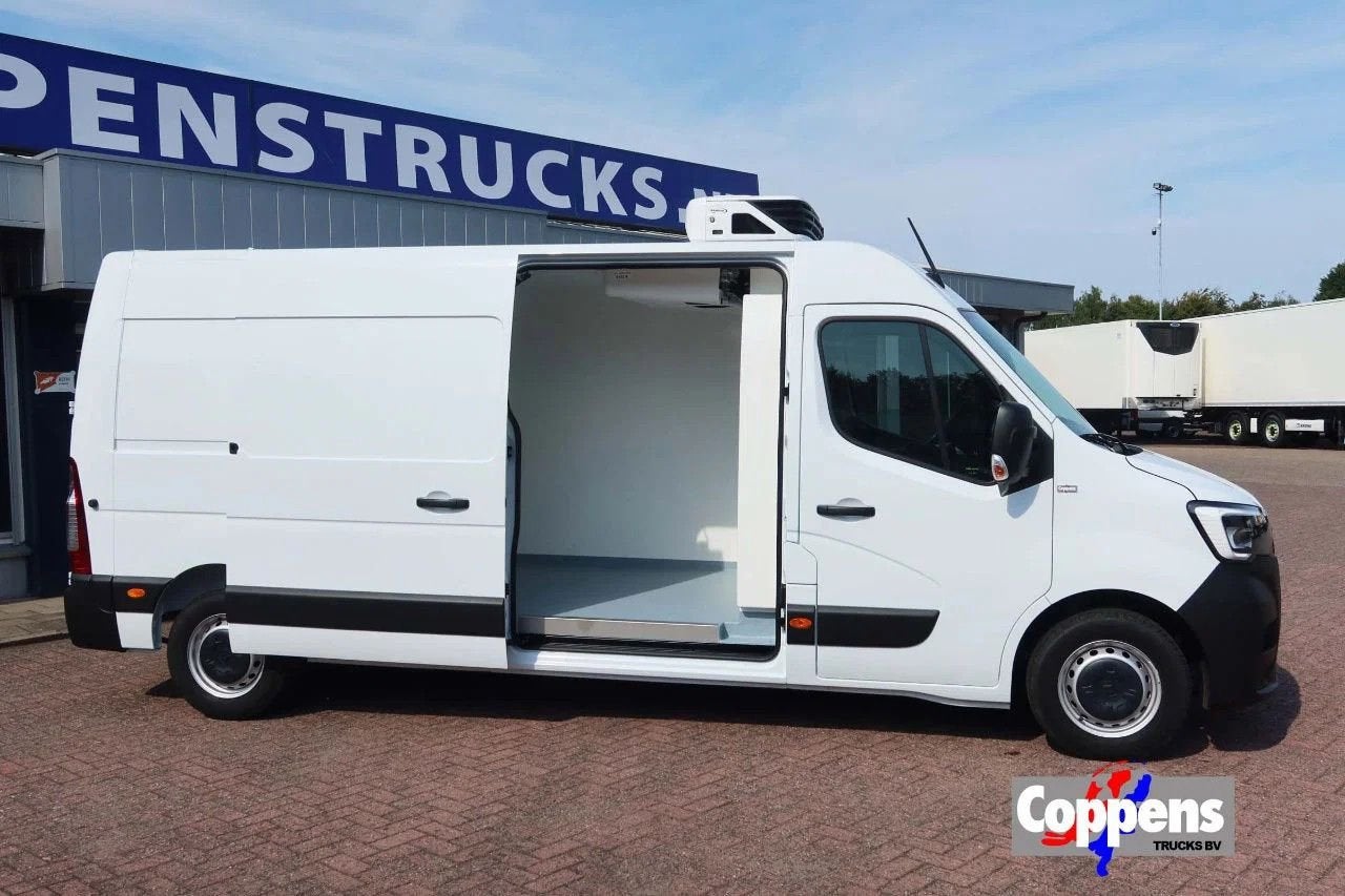 Renault Master Koel/Vries/Verwarmen Met nachtaansluiting 220, Auto's, Bestelwagens en Lichte vracht, Automaat, Renault, Wit, Bedrijf