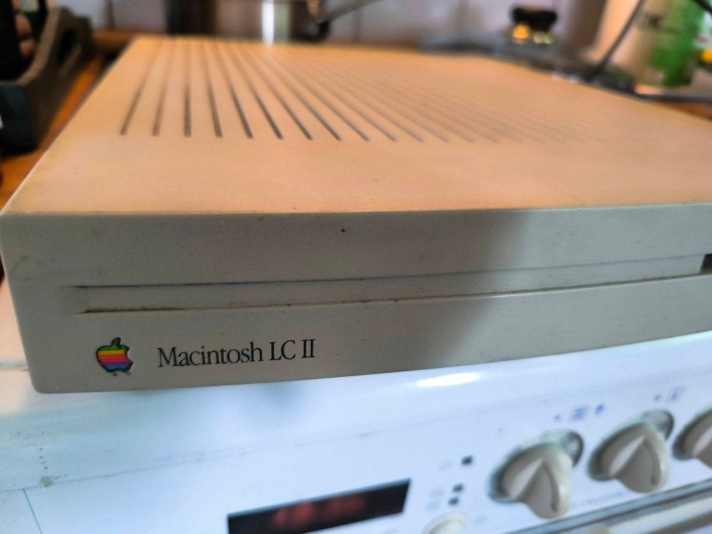 Macintosh LC II, Enlèvement, Apple