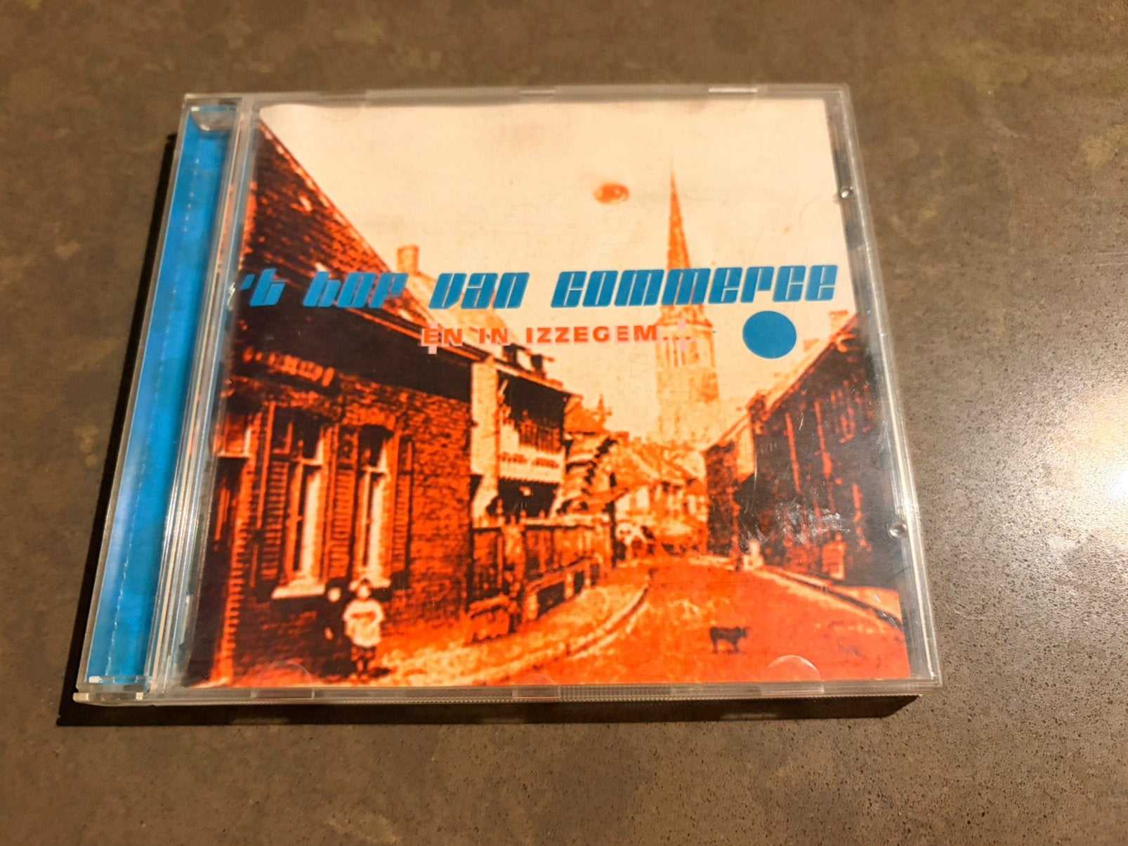 CD 't Hof Van Commerce - En In Izzegem …, CD & DVD, Enlèvement ou Envoi, Hip hop ou Rap, Comme neuf, Compilation