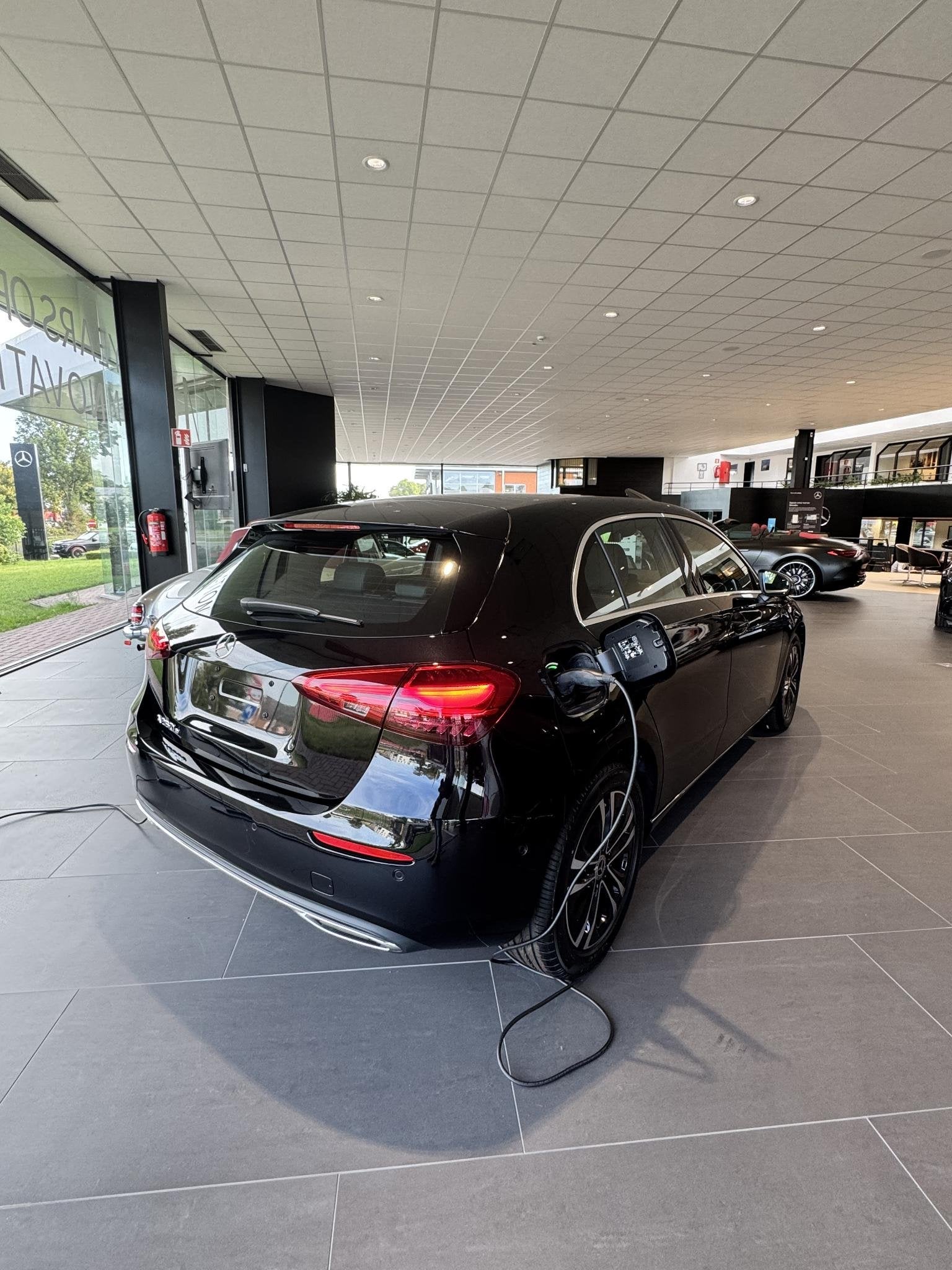 Mercedes-Benz A-Klasse A 250 e Business Line DOS 8211, Auto's, Stof, Zwart, 16 kWh, Zwart