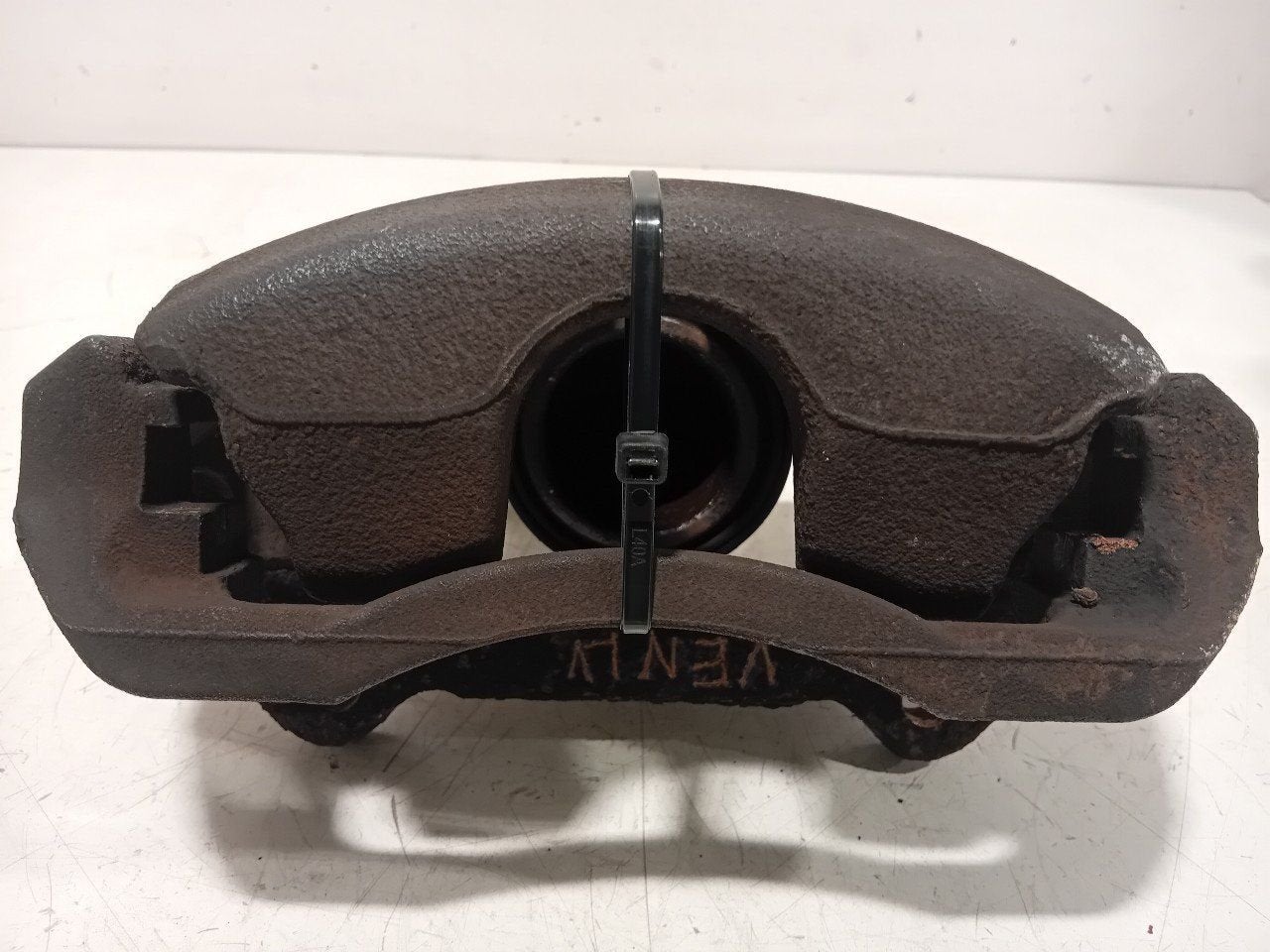 Remklauw links voor Volkswagen Sharan, Onderdelen@venauto.nl, Van der Ven Autorecycling B.V., Gebruikt, Ettenseweg 76, 4706 PB Roosendaal, The Netherlands