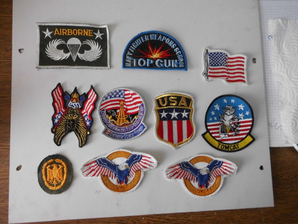 écusson, Collections, Broches, Pins & Badges, Enlèvement, Neuf, Autres sujets/thèmes, Insigne ou Pin's