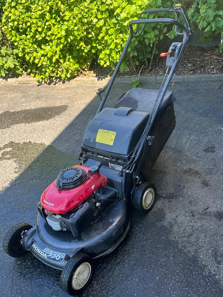 Tondeuse honda hrd 536c nouveau carbu, Ophalen, Zo goed als nieuw