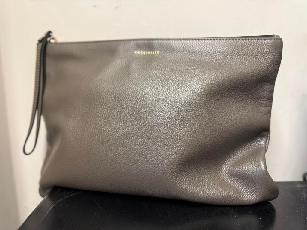 Coccinelle clutch/handtas leer - Italy, Handtassen en Accessoires, Ophalen of Verzenden, Zo goed als nieuw, Leer