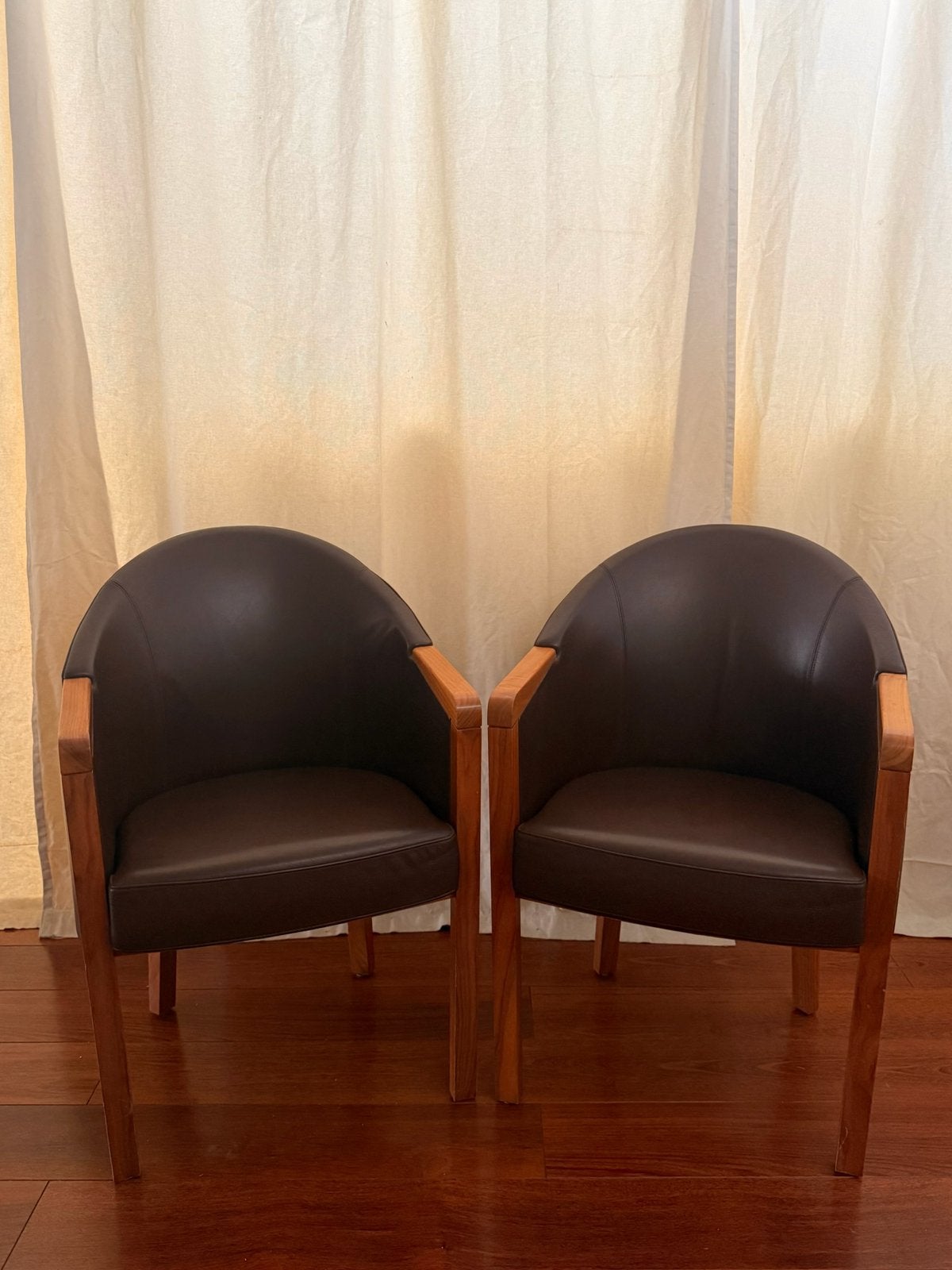 Paire de Fauteuils POLTRONA FRAU en Cuir (Made in Italy), Enlèvement, Comme neuf, Cuir
