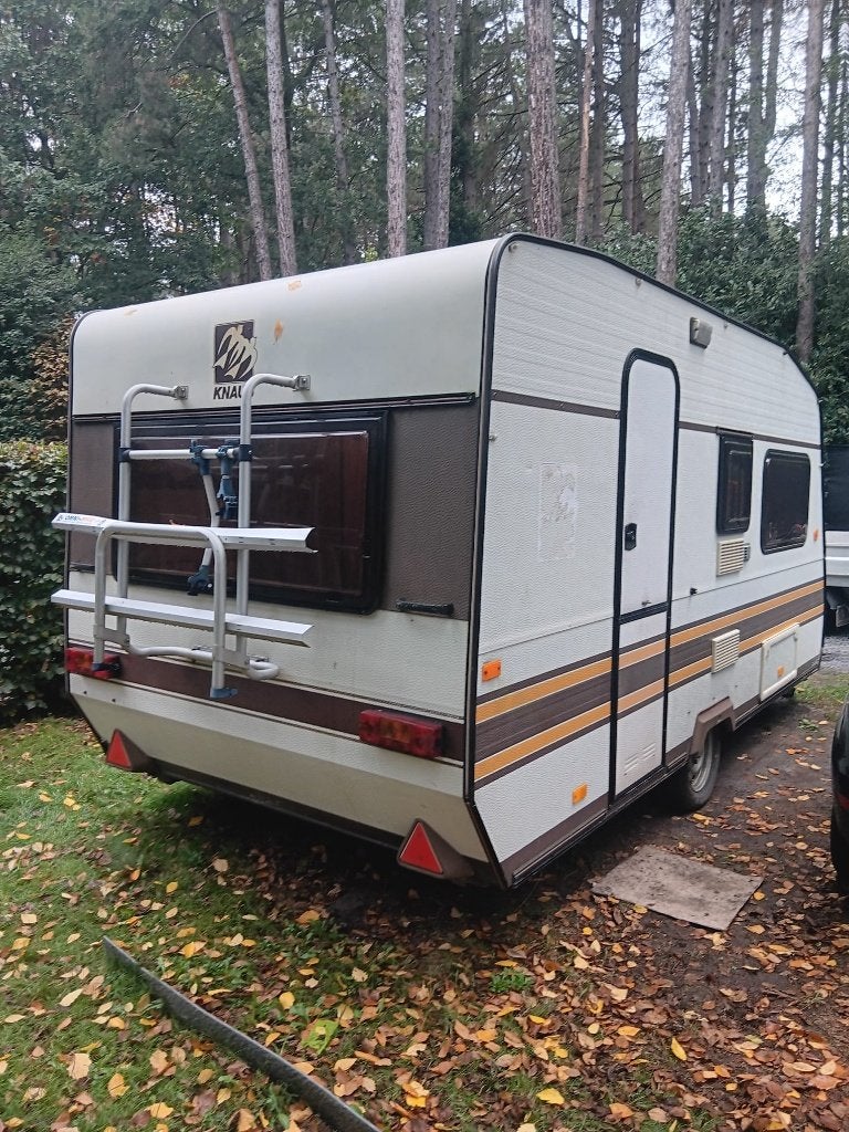 Knaus met voortent, Stapelbed, Reservewiel, Particulier, Knaus
