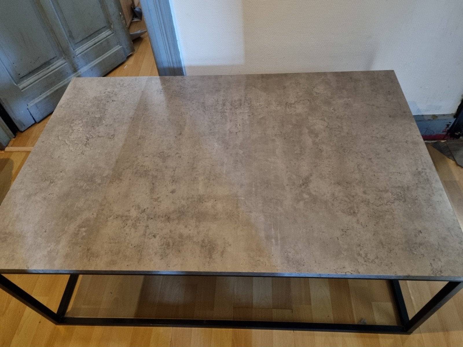 table de salon, Enlèvement