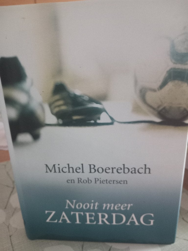 waargebeurd - nooit meer zaterdag, Boeken, Ophalen of Verzenden, Gelezen