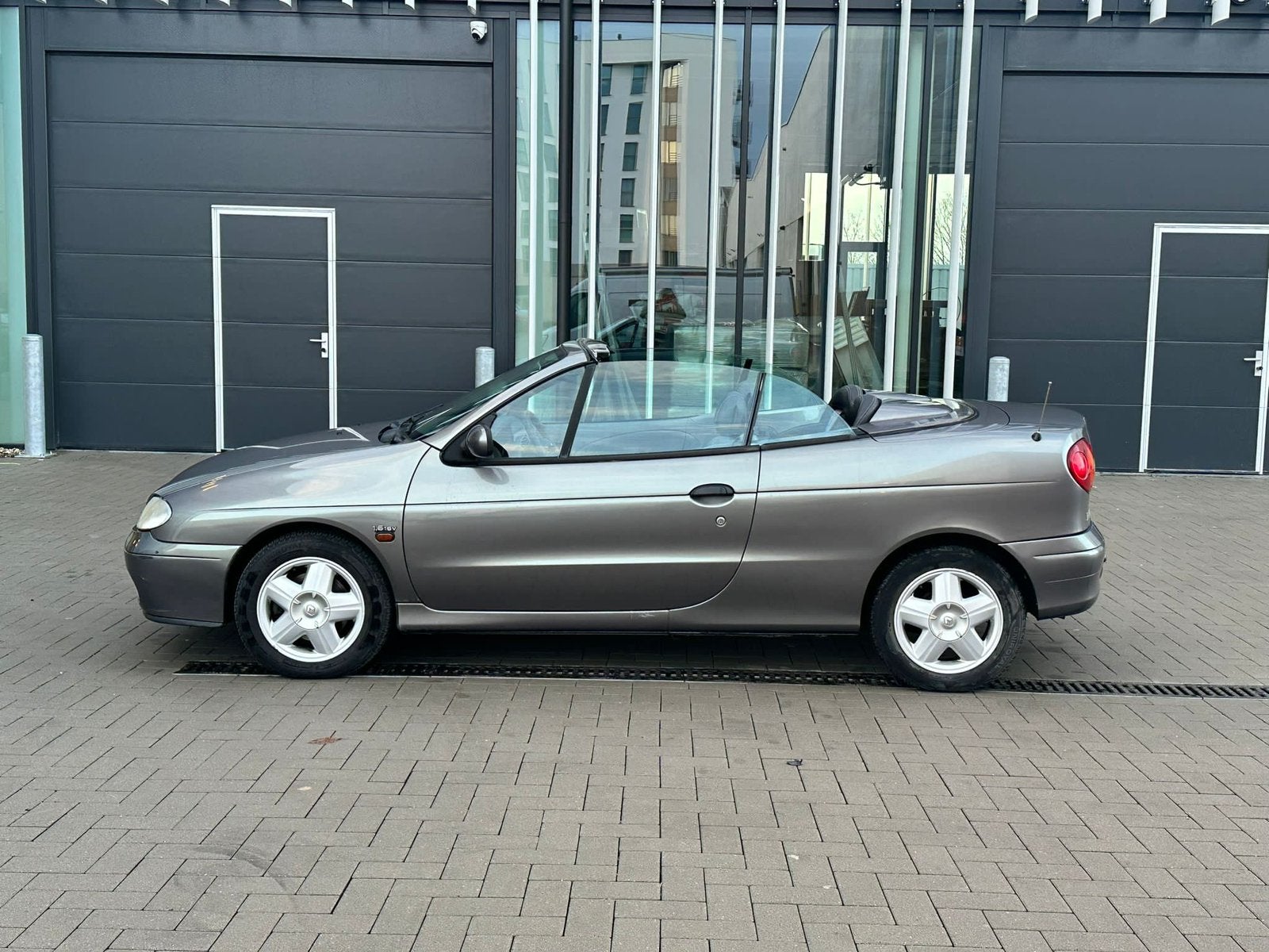 Renault Mégane 1.6i 16v Cabriolet, Autos, Cuir, Argent ou Gris, Achat, Entreprise