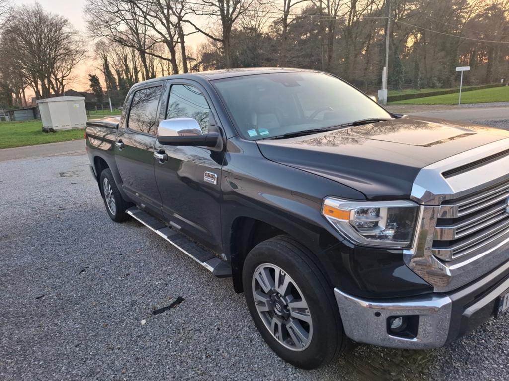 Toyota tundra  lichte vracht 5,7 liter V8, Autos, Achat, Carnet d'entretien, Particulier, Toyota