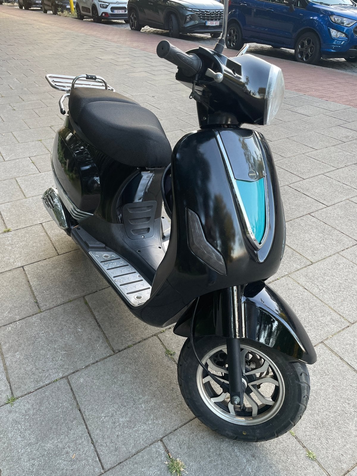 scooter A - classe 50cc, Vélos & Vélomoteurs, Vélomoteurs & Scooters bridés, Comme neuf, Autres marques, Essence, Enlèvement