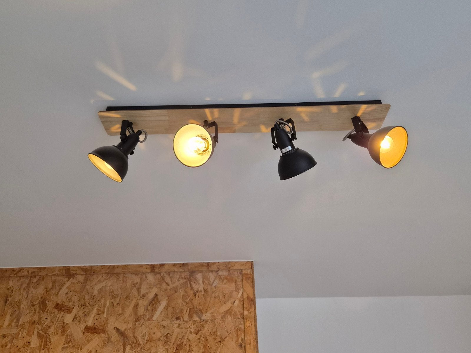 Plafondlamp met vier spotjes, Ophalen, Zo goed als nieuw