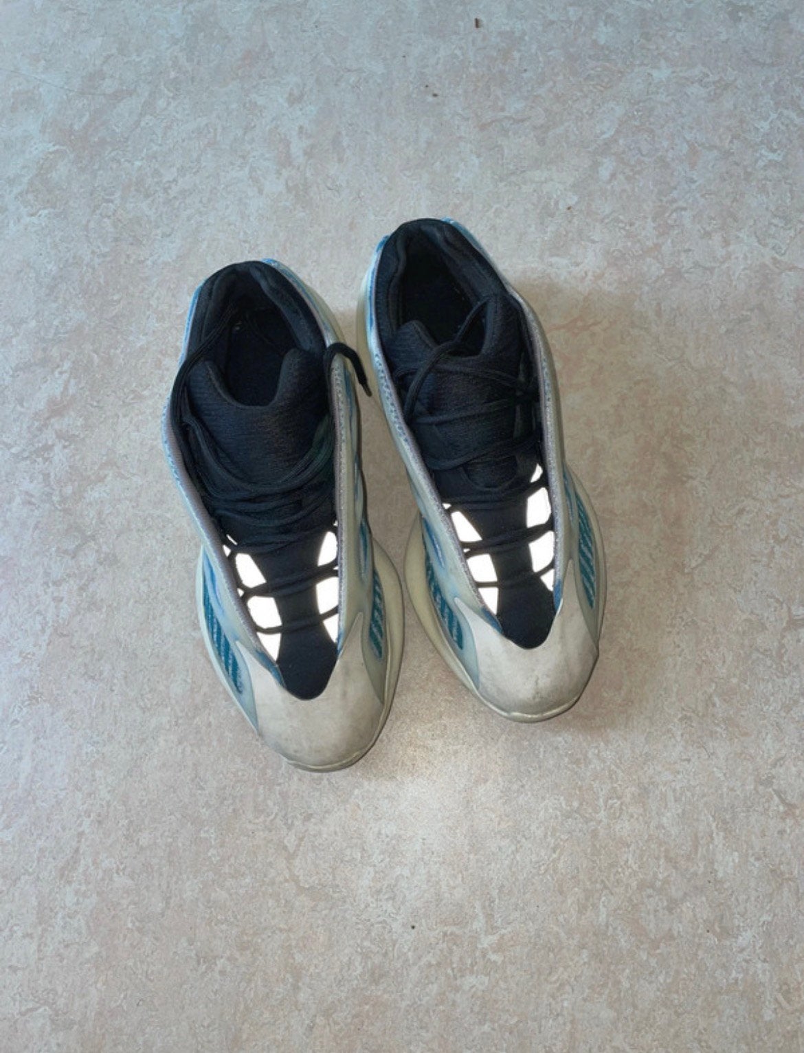 Yeezy 700 v3, Enlèvement, Comme neuf