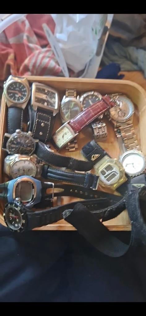 Divers montres a vendre en lot, Enlèvement