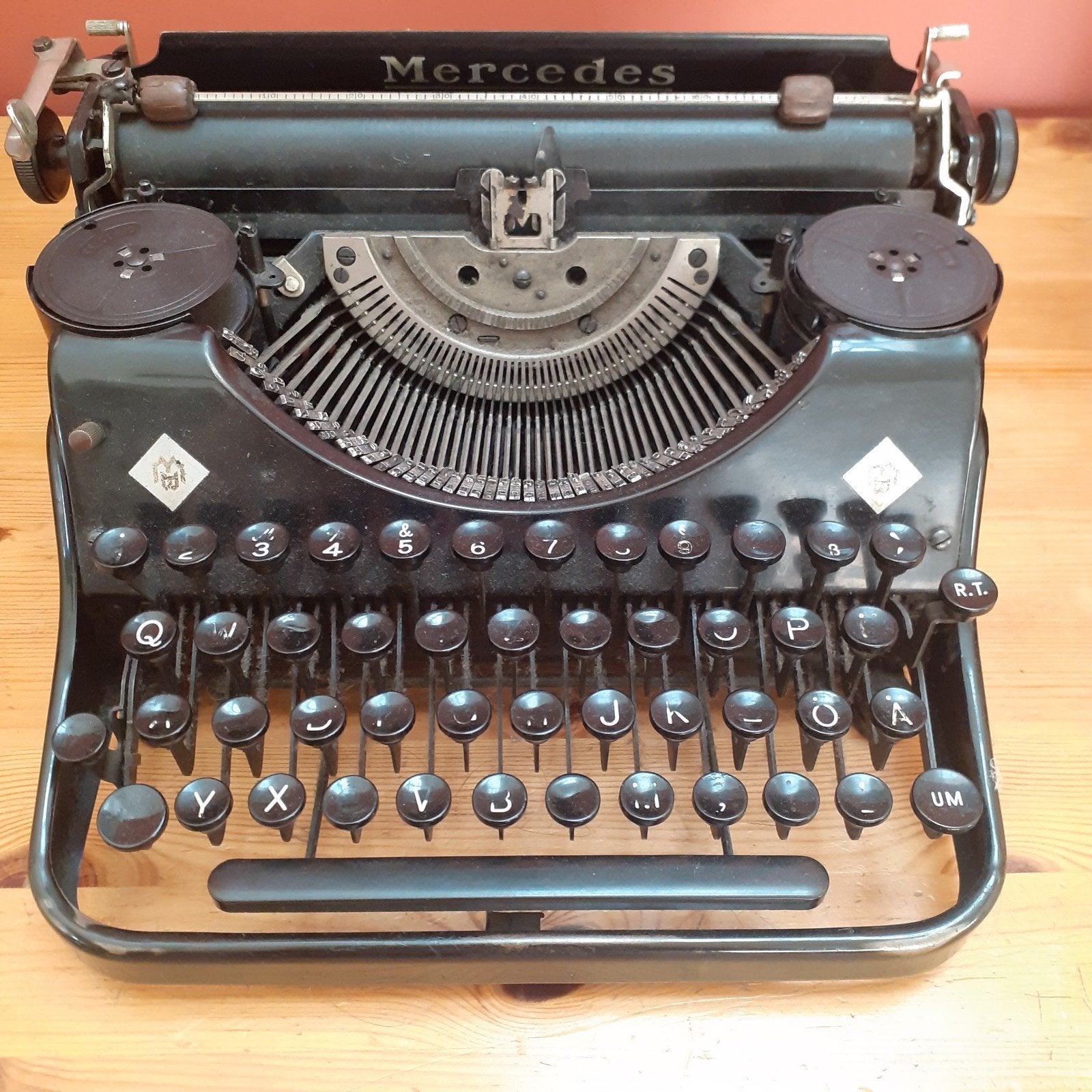 Machine à écrire ancienne Mercedes 1936, Enlèvement