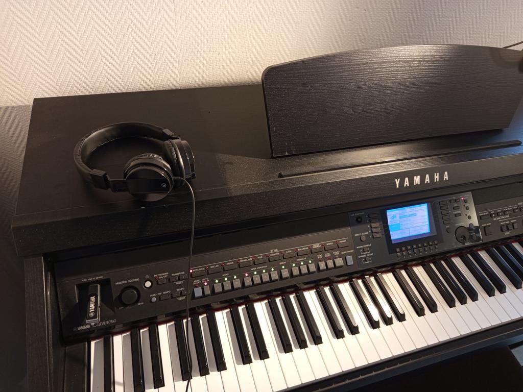 Piano clavinova Yamaha CVP- 601 zo goed als nieuw, Musique & Instruments, Pianos, Enlèvement, Piano