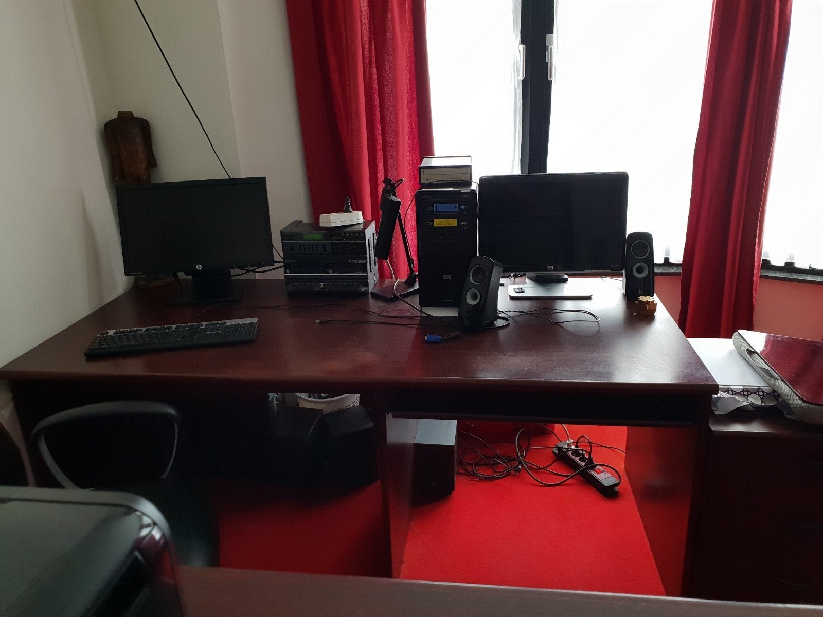 Kerselaar bureau + 2 kasten en 1 ladenblok, Ophalen