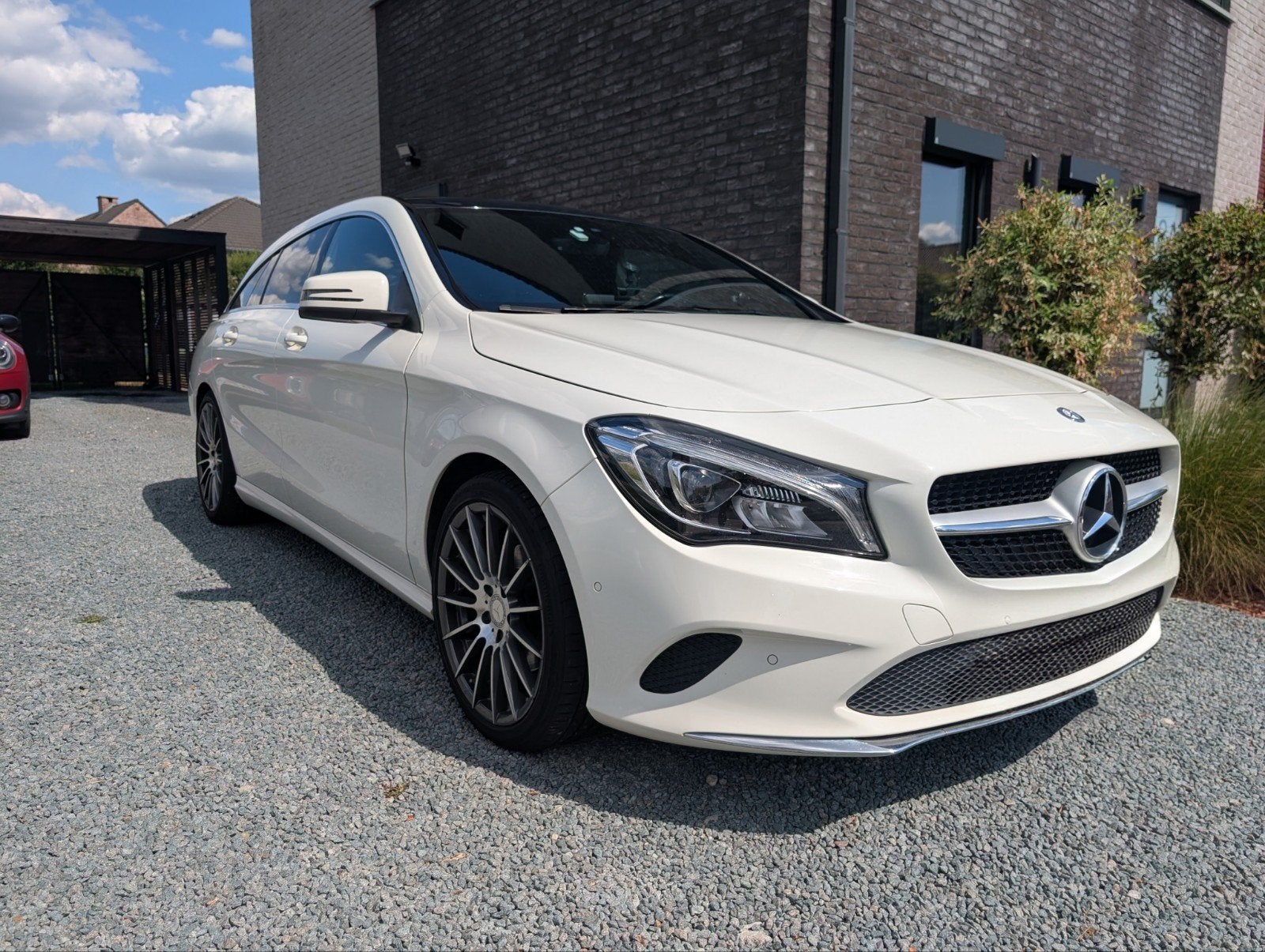 CLA Shooting Brake 180 benzine 125 000 km bouwjaar 2016, CLA, Euro 6, Boîte manuelle, Entretenue par le concessionnaire