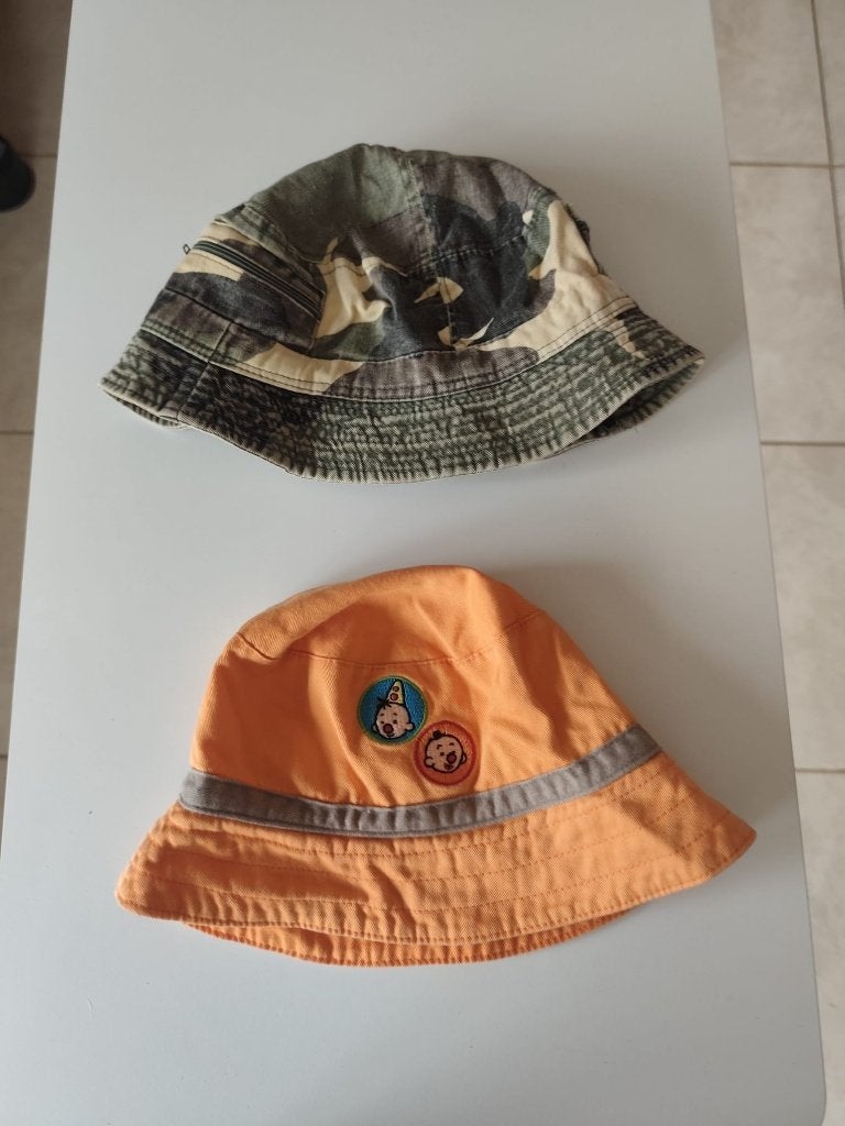 2 chapeaux de soleil de 52 et 54 cm, Enfants & Bébés, Garçon, 104 ou plus petit, Enlèvement ou Envoi, Chapeau