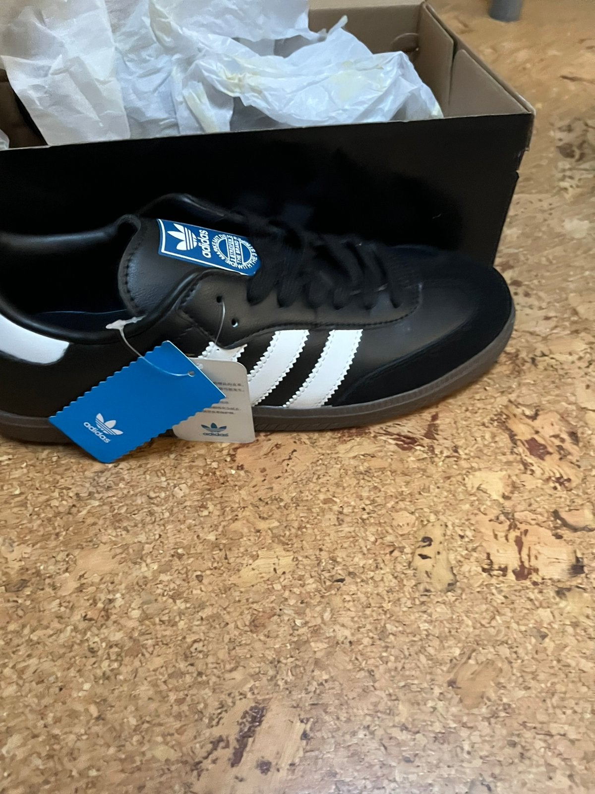 Addidas shoenen maat 43, Ophalen of Verzenden, Zo goed als nieuw, Sportschoenen, Zwart