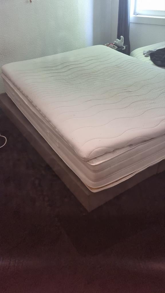 Gratis Boxspring 2m x 1m40, Huis en Inrichting, Slaapkamer | Matrassen en Bedbodems, Ophalen, Gebruikt, 140 cm, Matras