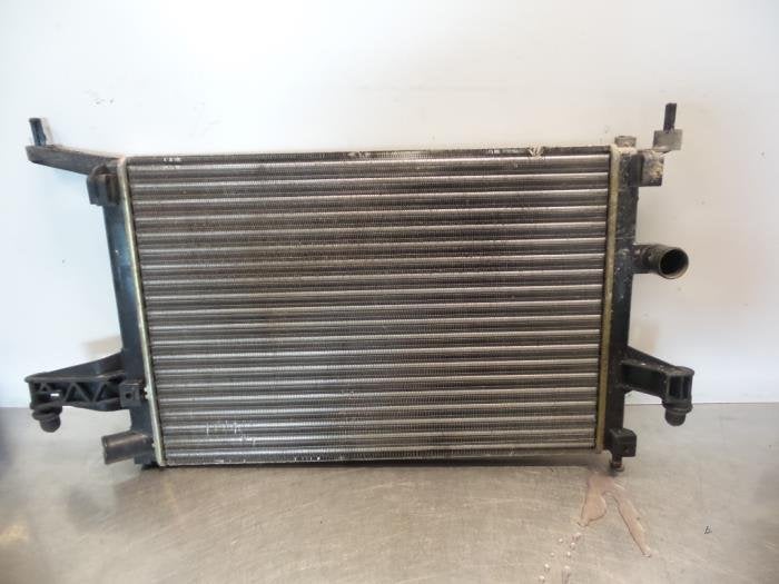 Radiateur d'un Opel Corsa (Corsa C 00-), Autos : Pièces & Accessoires, -, Opel, 3 mois de garantie, Utilisé