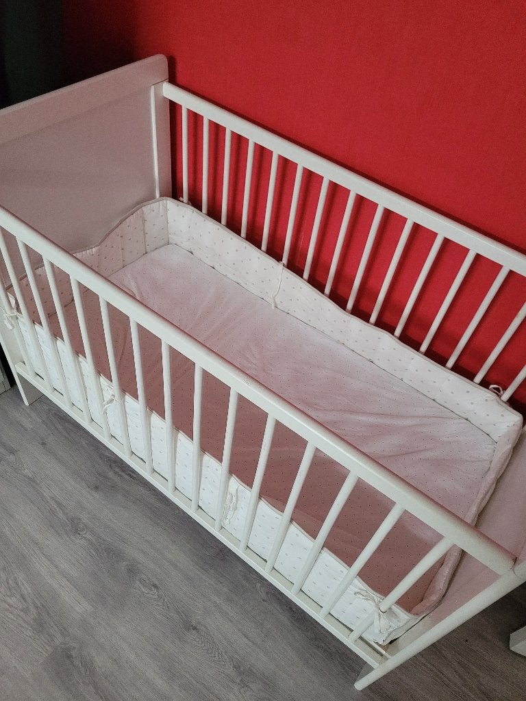 Babybedje + matras, Ophalen, Zo goed als nieuw, Minder dan 140 cm, Matras