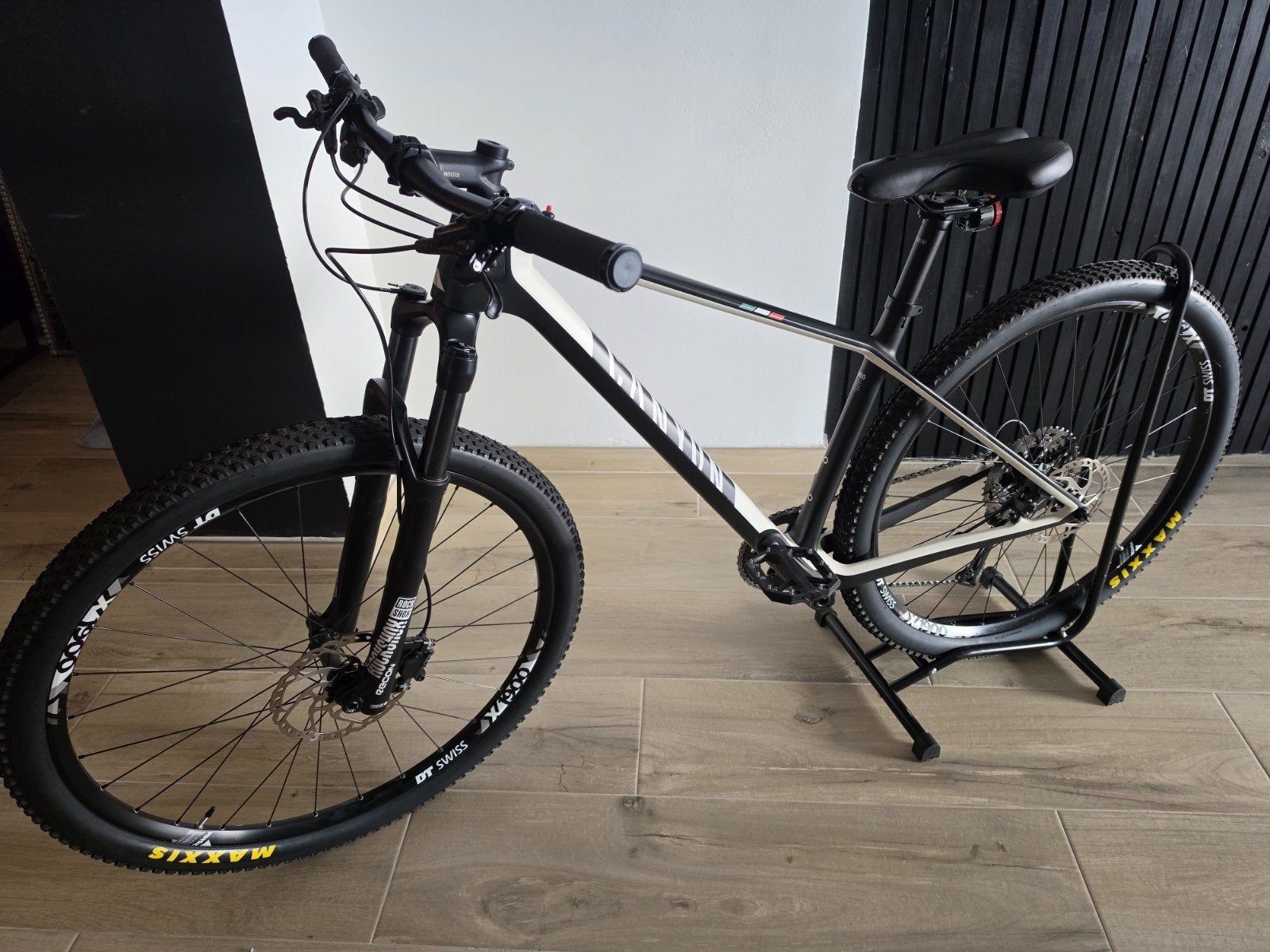 vtt canyon full carbone, Enlèvement, Comme neuf