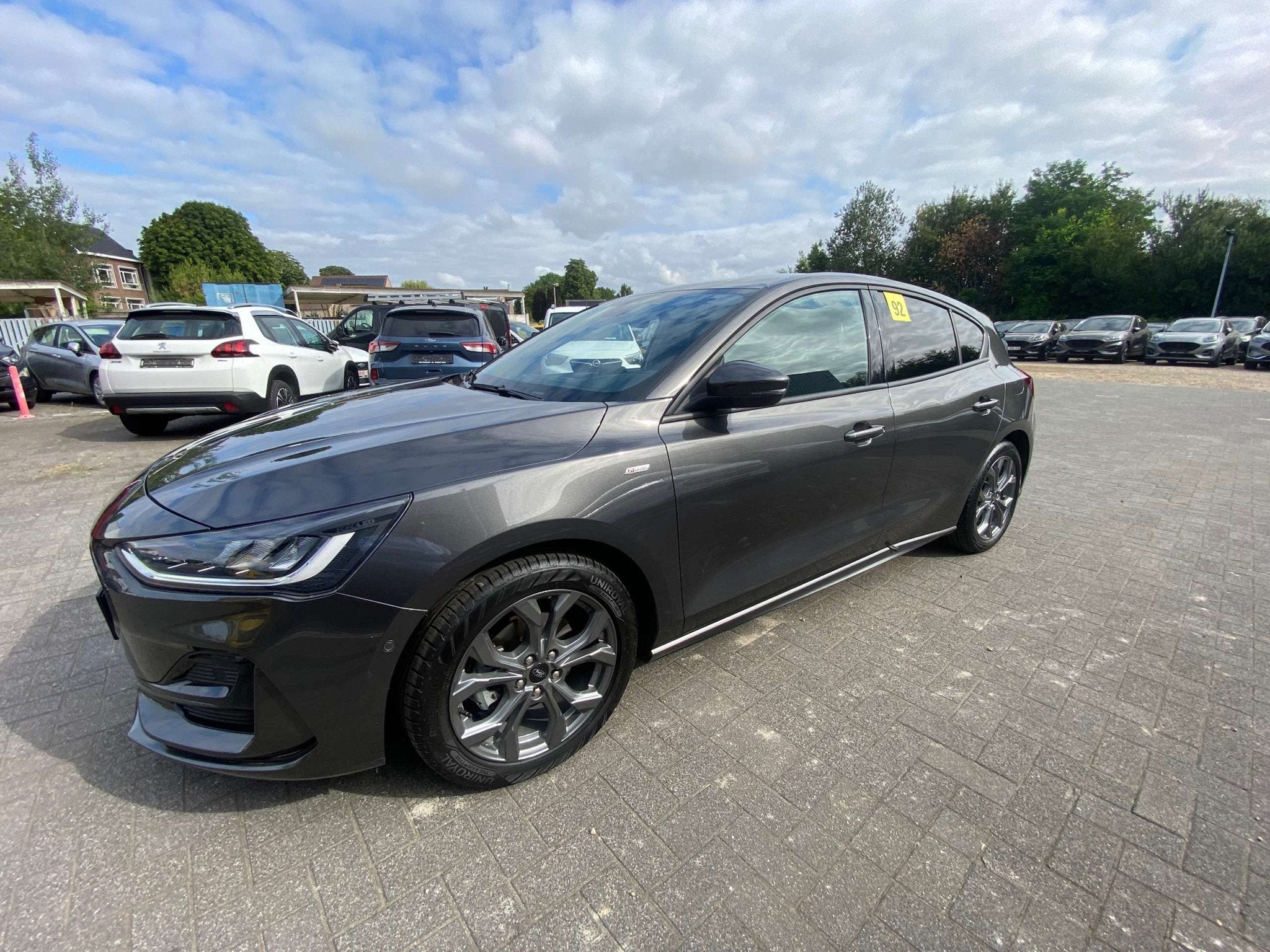 Ford Focus EcoBoost mHEV ST-Line Design (bj 2023), Auto's, Ford, Focus, 1349 kg, Stof, Gebruikt