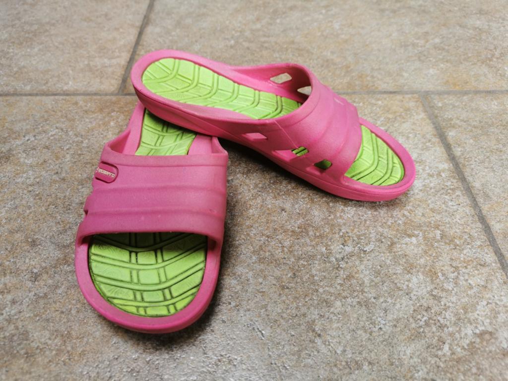 Tecnopro slippers maat 30, Kinderen en Baby's, Ophalen, Meisje, Overige typen, Gebruikt