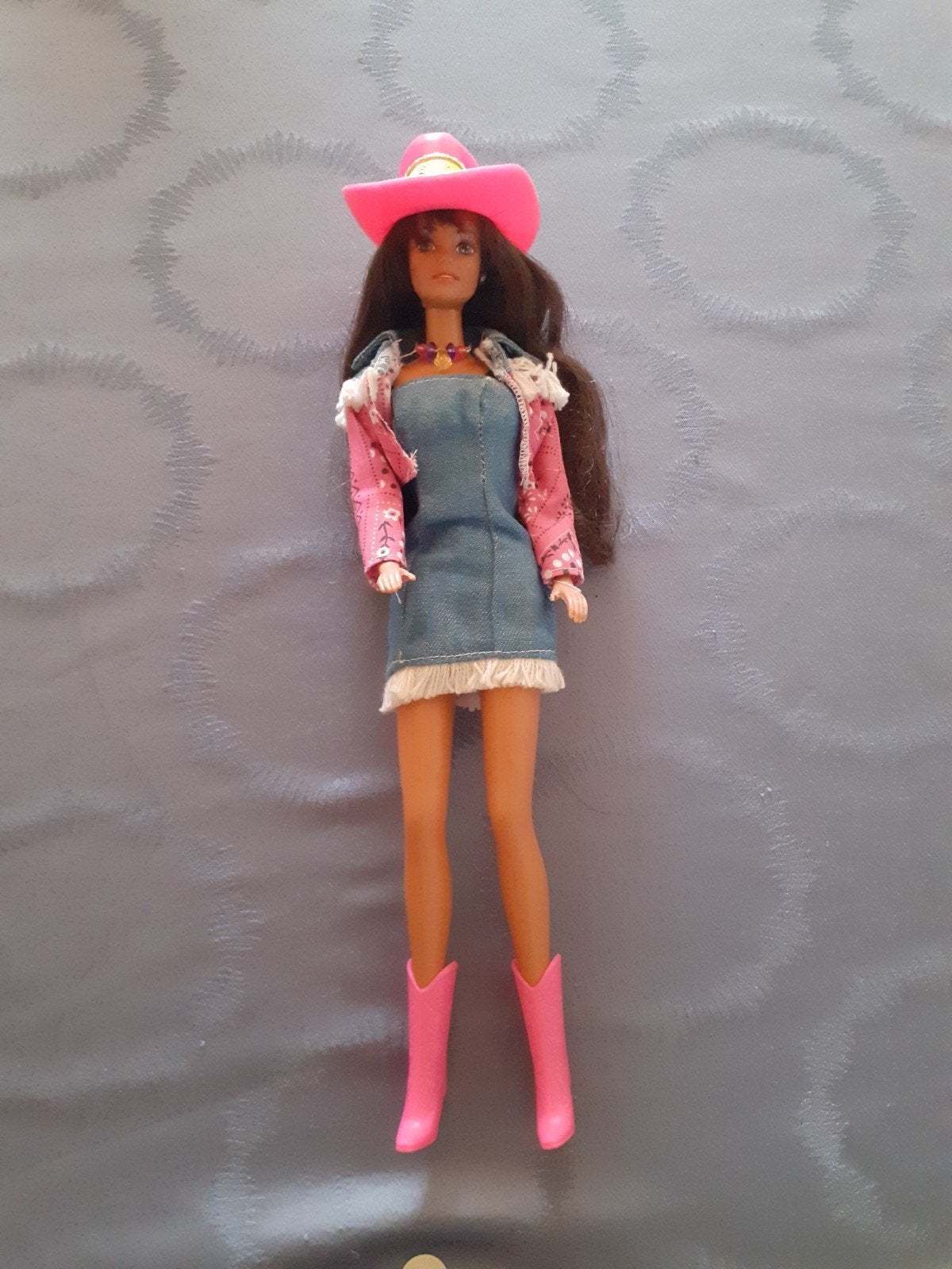 Vintage barbie met cowboy hoed en laarzen, Kinderen en Baby's, Ophalen, Gebruikt