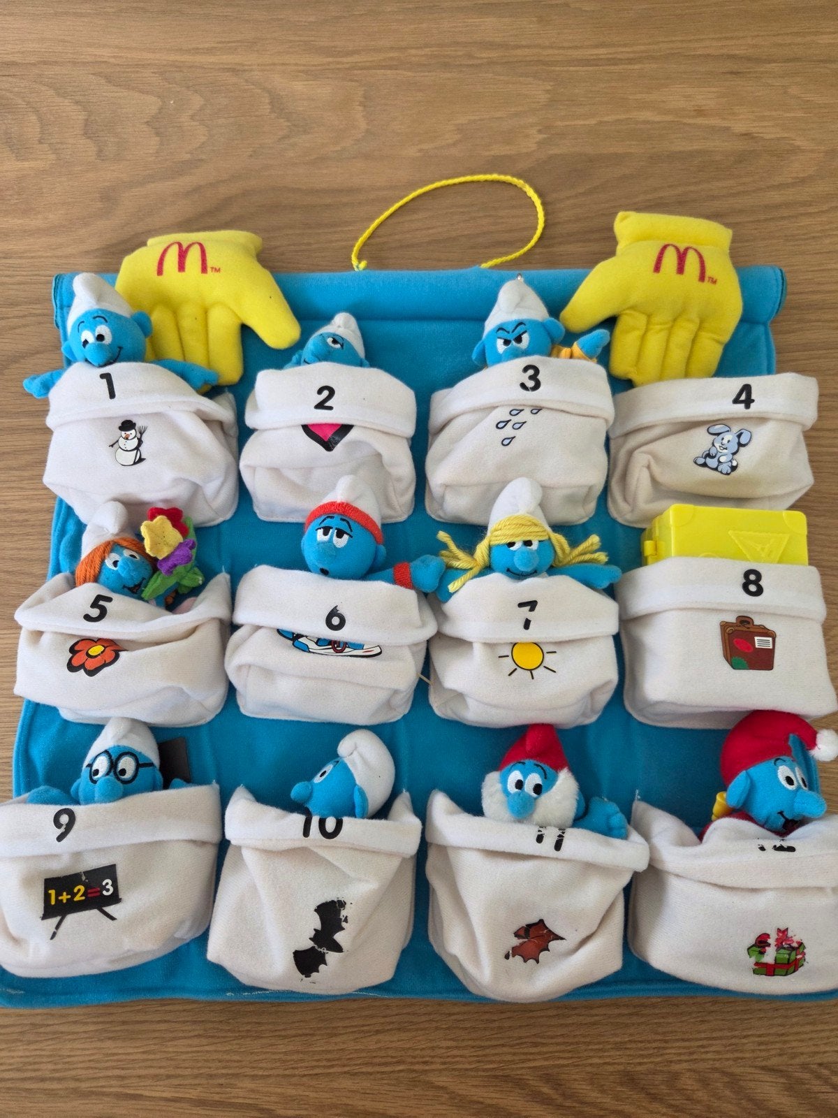 Smurfenkalender mc donalds 2000, Ophalen