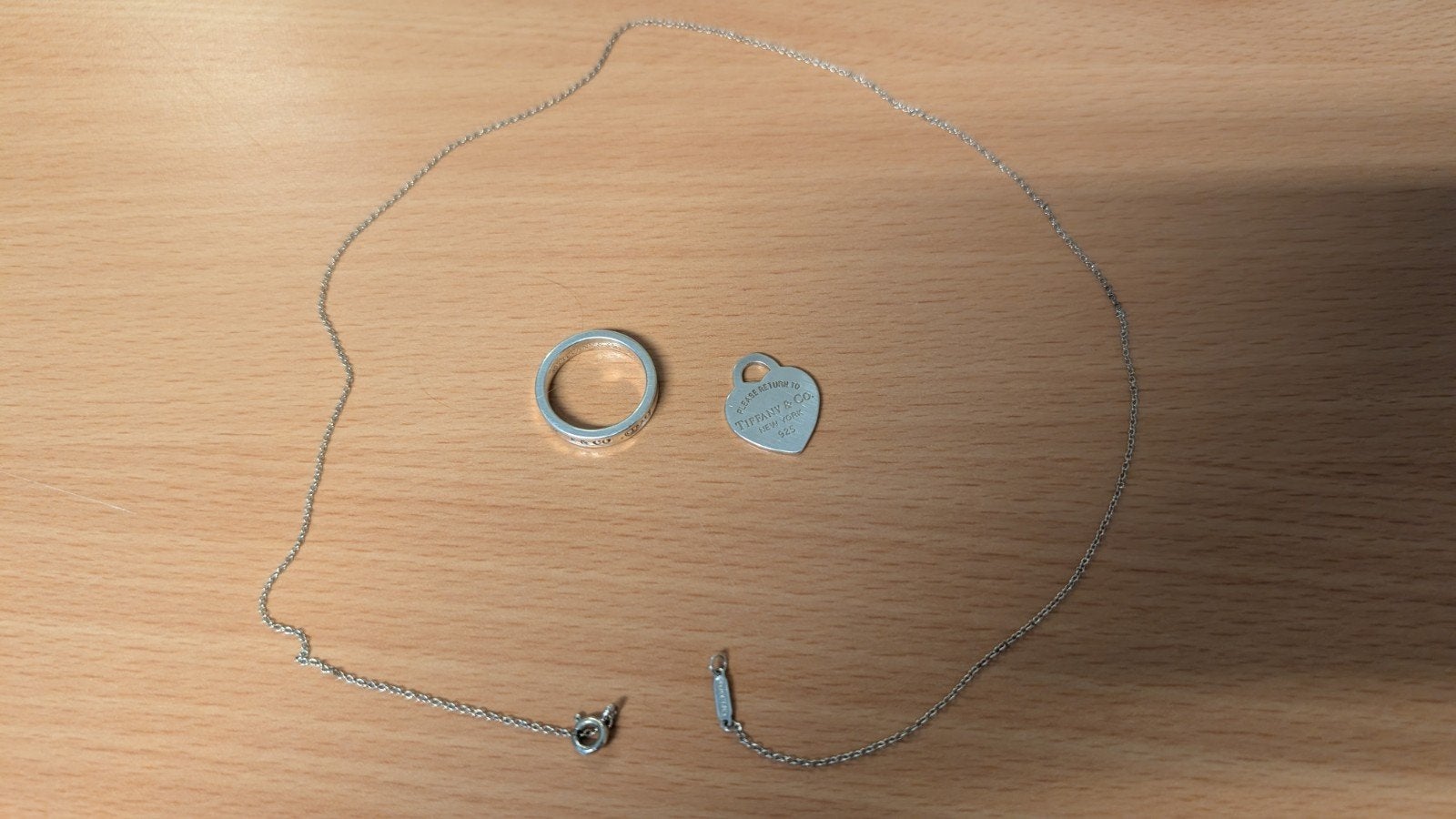 Set Tiffany & Co(bague, chaîne et pendentif), Bijoux, Sacs & Beauté, Bijoux anciens, Pendentif, Argent, Enlèvement