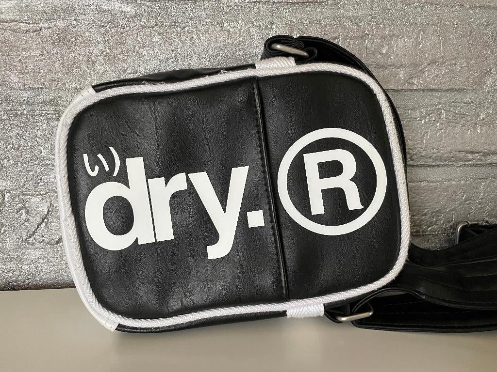 tas schoudertas merk Superdry lange riem, Verzenden, Zo goed als nieuw, Zwart, Schoudertasje
