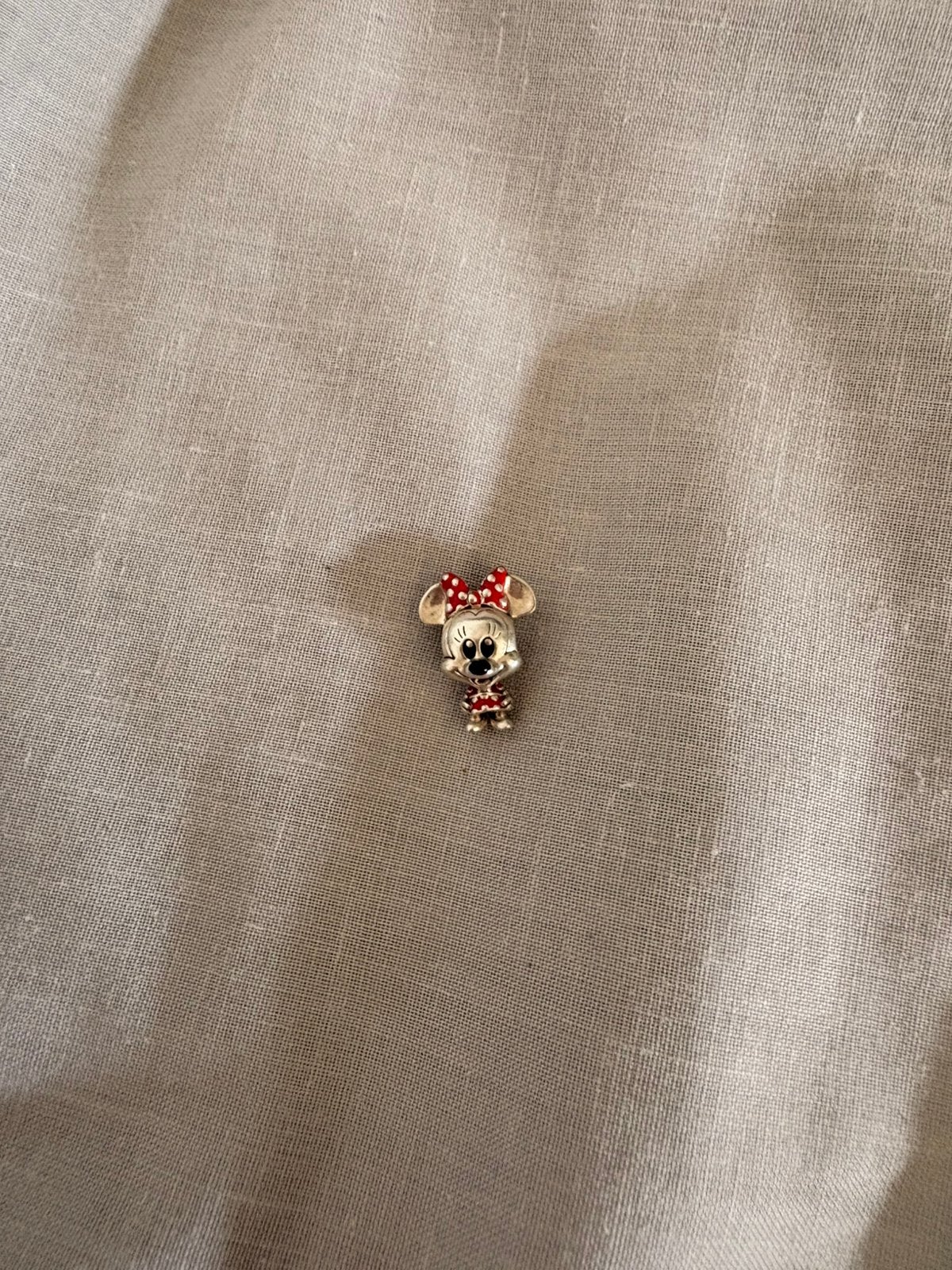 Minnie Mouse van Pandora, Overige materialen, Pandora, Ophalen of Verzenden, Zo goed als nieuw