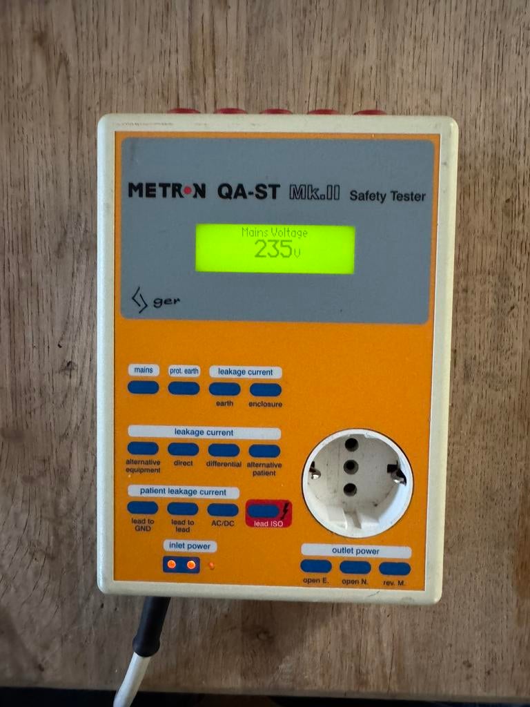 MK.II Safety Tester, Doe-het-zelf en Bouw, Meetapparatuur, Ophalen of Verzenden, Gebruikt, Elektriciteit