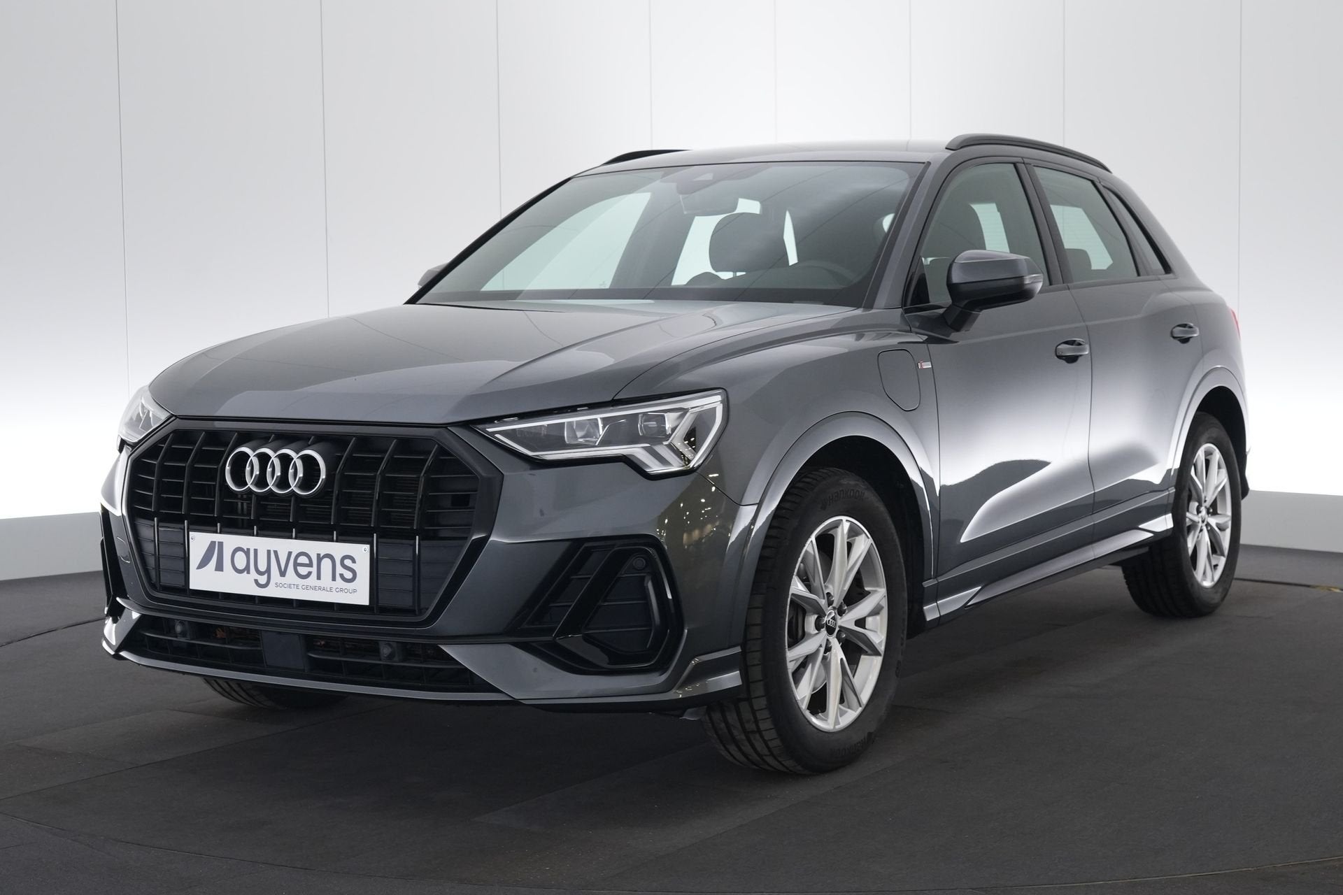 (2BVV071) AUDI Q3, Autos, 1395 cm³, Argent ou Gris, Entreprise, Carnet d'entretien