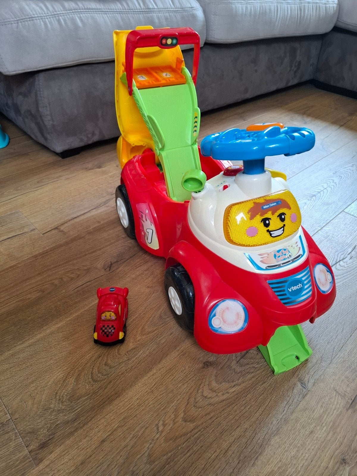 VTech Toet Toet auto's loopwagen 2-in-1

Deze Toet Toet auto, Kinderen en Baby's, Ophalen, Gebruikt