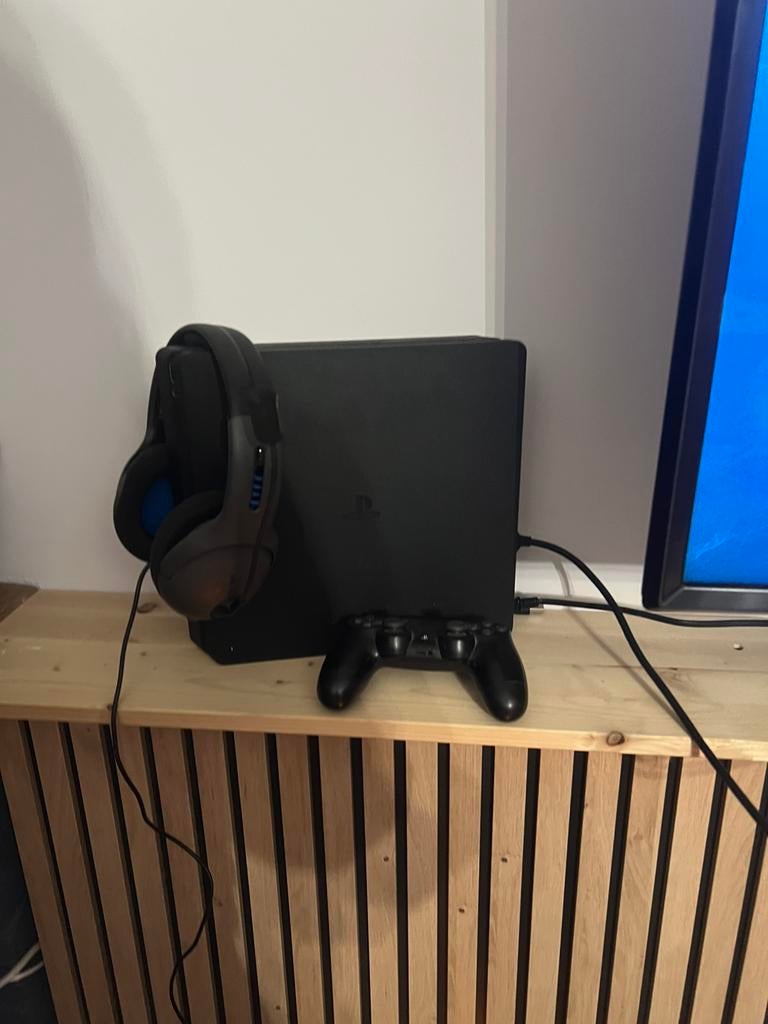 Ps4 met headset en spellen, Computers en Software, Ophalen, Zo goed als nieuw