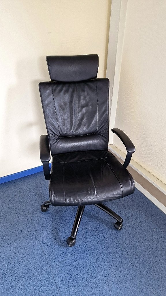 Fauteuil de direction Kinnarps Kapton cuir noir appui-tête, Enlèvement, Utilisé, Noir, Chaise de bureau