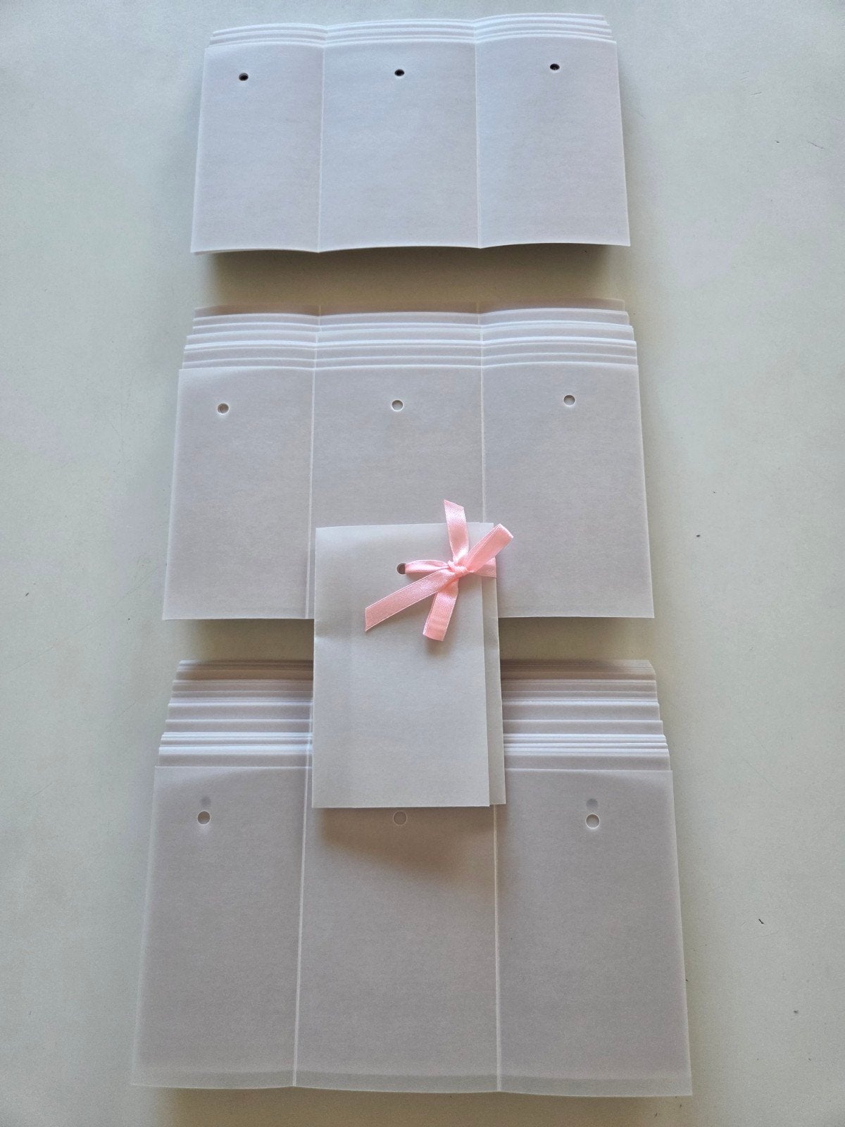 Cartes triptyques en plastique mat 300 pièces, Collections, Cartes de naissance & Cartes de visite, Enlèvement ou Envoi, Carte de naissance