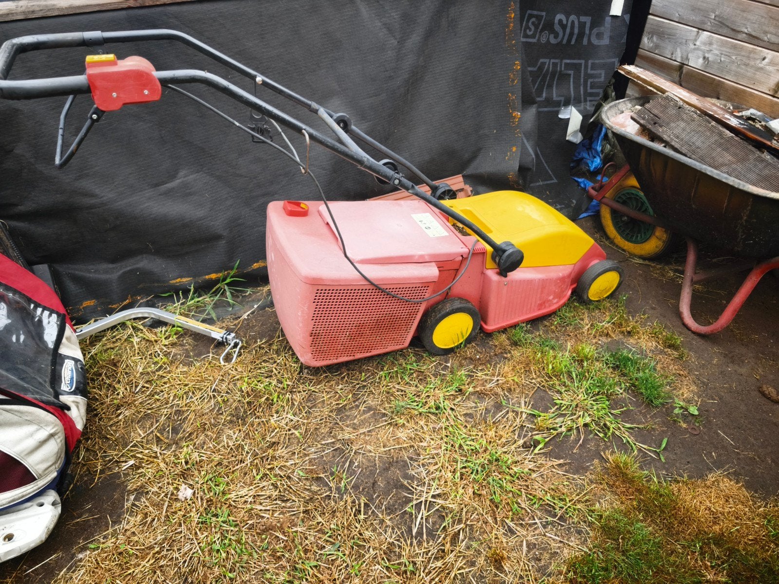 grasmaaier gebruikt maar doet zijn job nog goed, Tuin en Terras, Grasmaaiers, Ophalen, Gebruikt, Elektrische grasmaaier, Wolf 🐺 garden