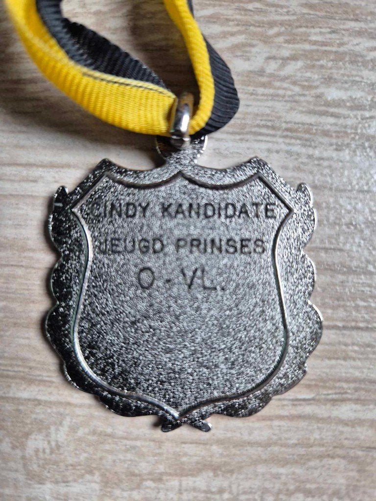 Carnaval medaille Cindy kandidate jeugdprinses Oost-vl, Enlèvement ou Envoi