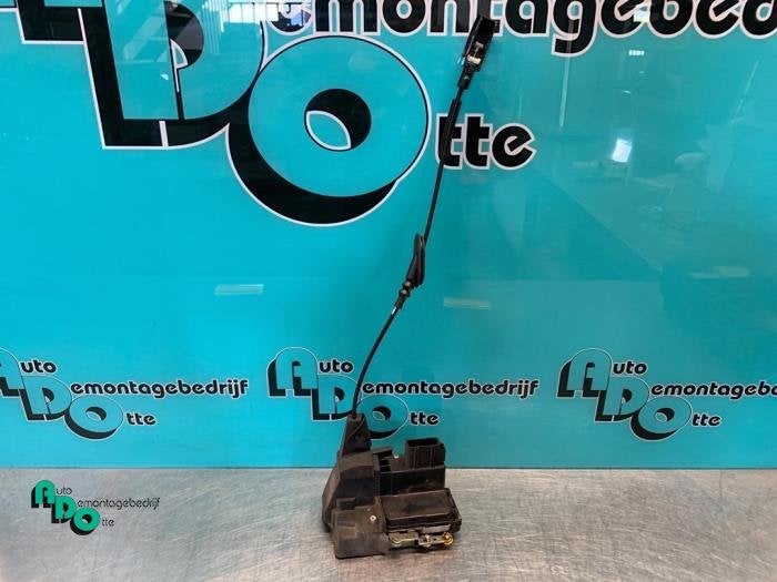 Serrure portière mécanique 4portes arrière droite d'un Fo, -, 3 mois de garantie, -, -
