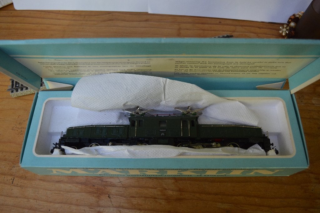 Märklin 3015 : comme neuf en octobre, Hobby & Loisirs créatifs, Trains miniatures | HO, Comme neuf, Locomotive, Märklin, Analogique