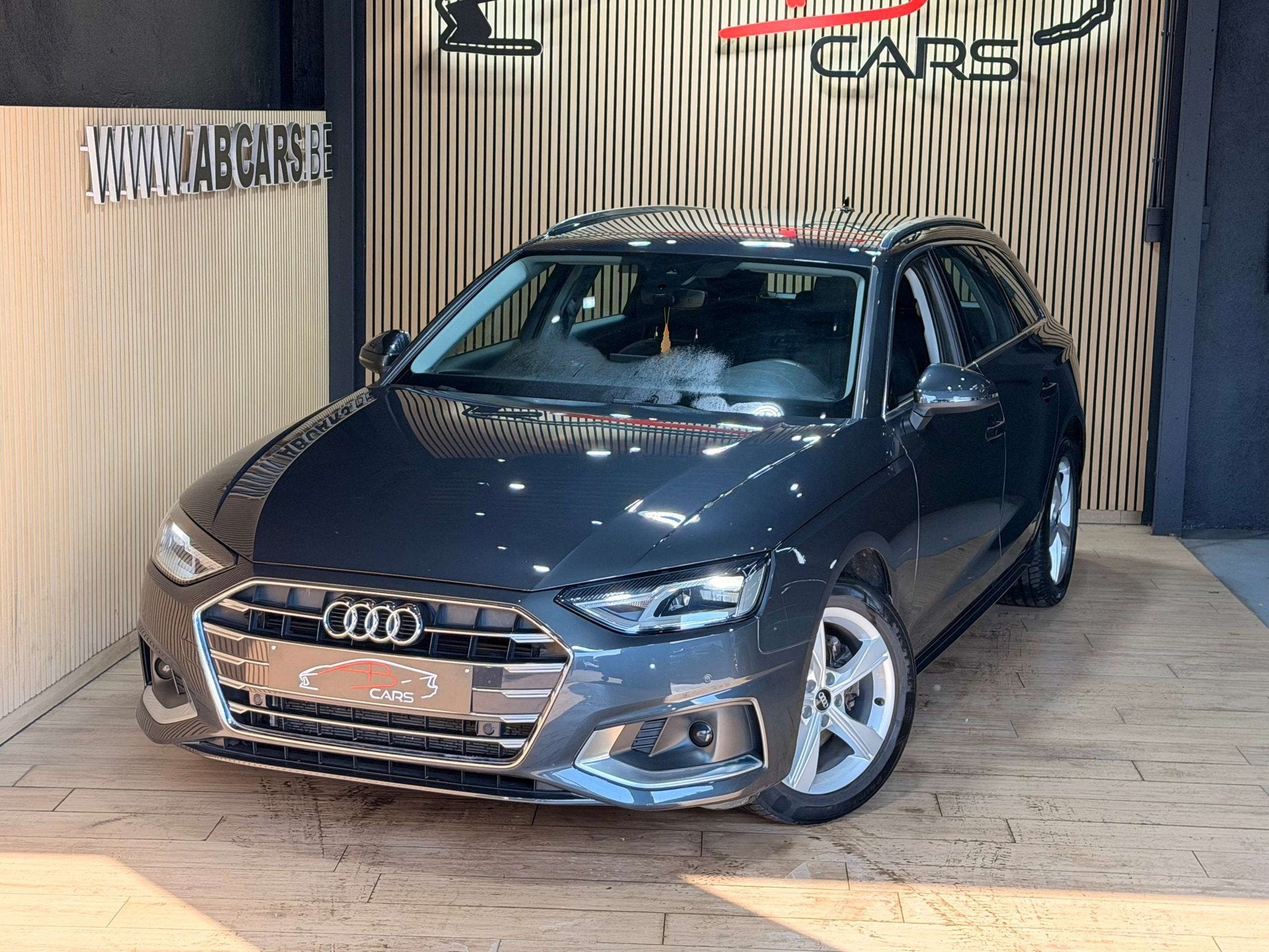 Audi A4 Avant 30 TDi * SPORT * S TRONIC * GARANTIE 12 MOIS *, Auto's, Stof, Gebruikt, 4 cilinders, A4